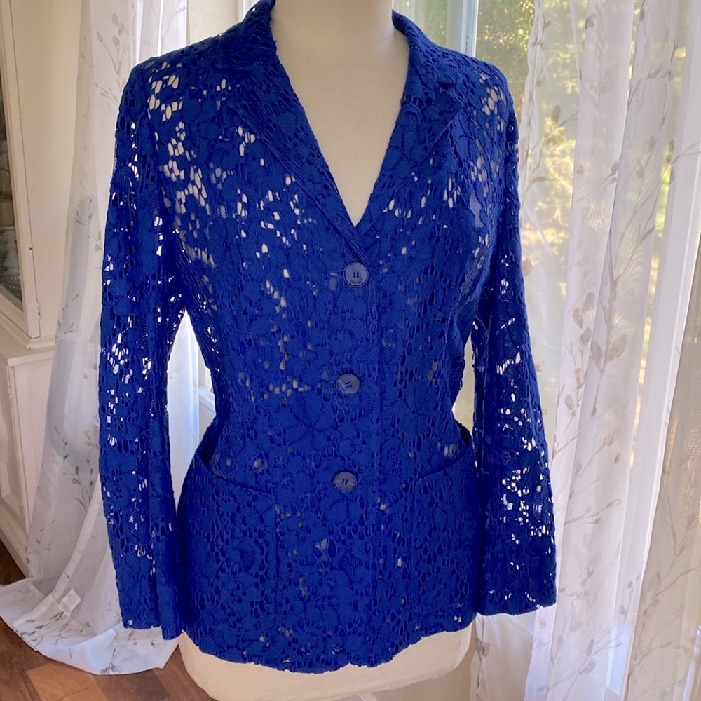 Escada blazer, lace, 3 button front cobalt blue, patch pockets, size 42, Large
